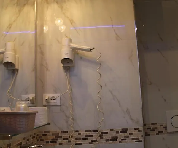 Orchidea מלון טורינו